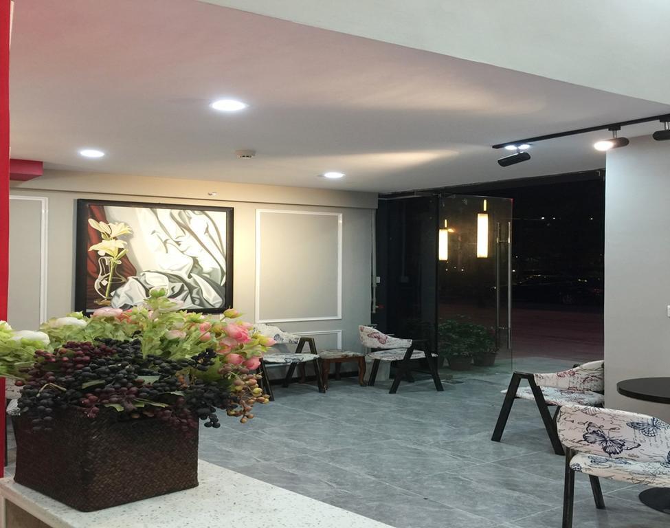 April Fair Duplex Apartment Guangzhou South Railway Station Ao Yuan Yue Shi Dai Branch Esterno foto